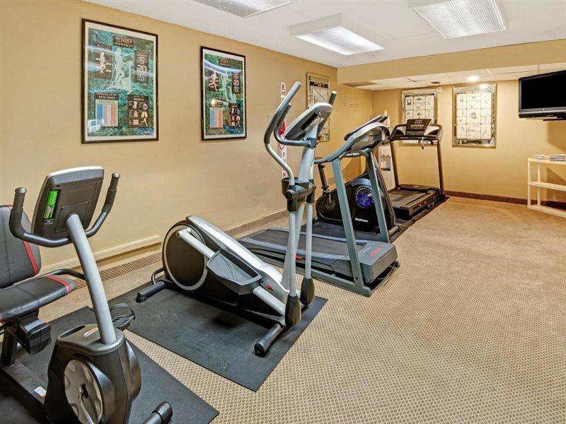 Ramada Overland Park Mission Dış mekan fotoğraf