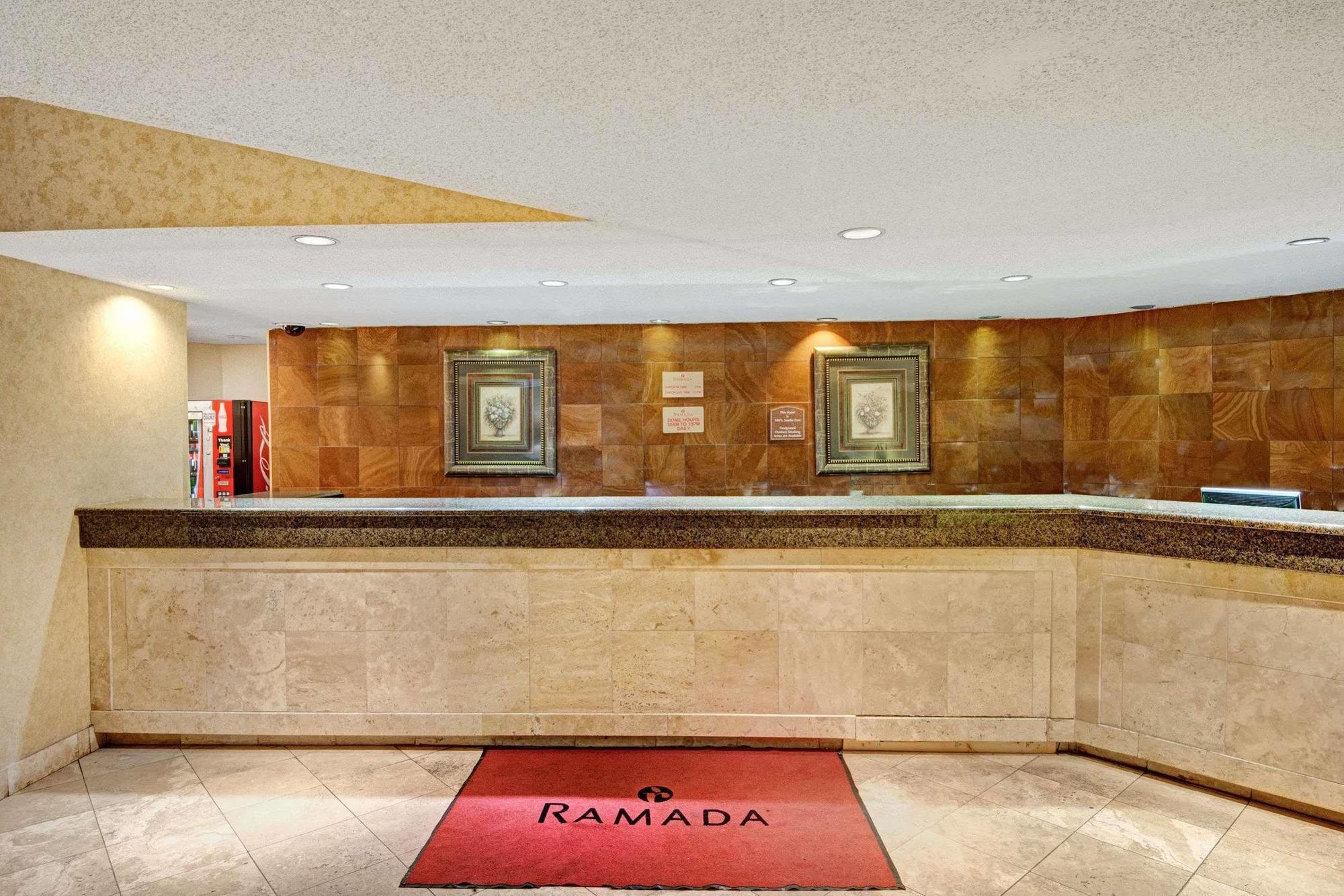 Ramada Overland Park Mission Dış mekan fotoğraf