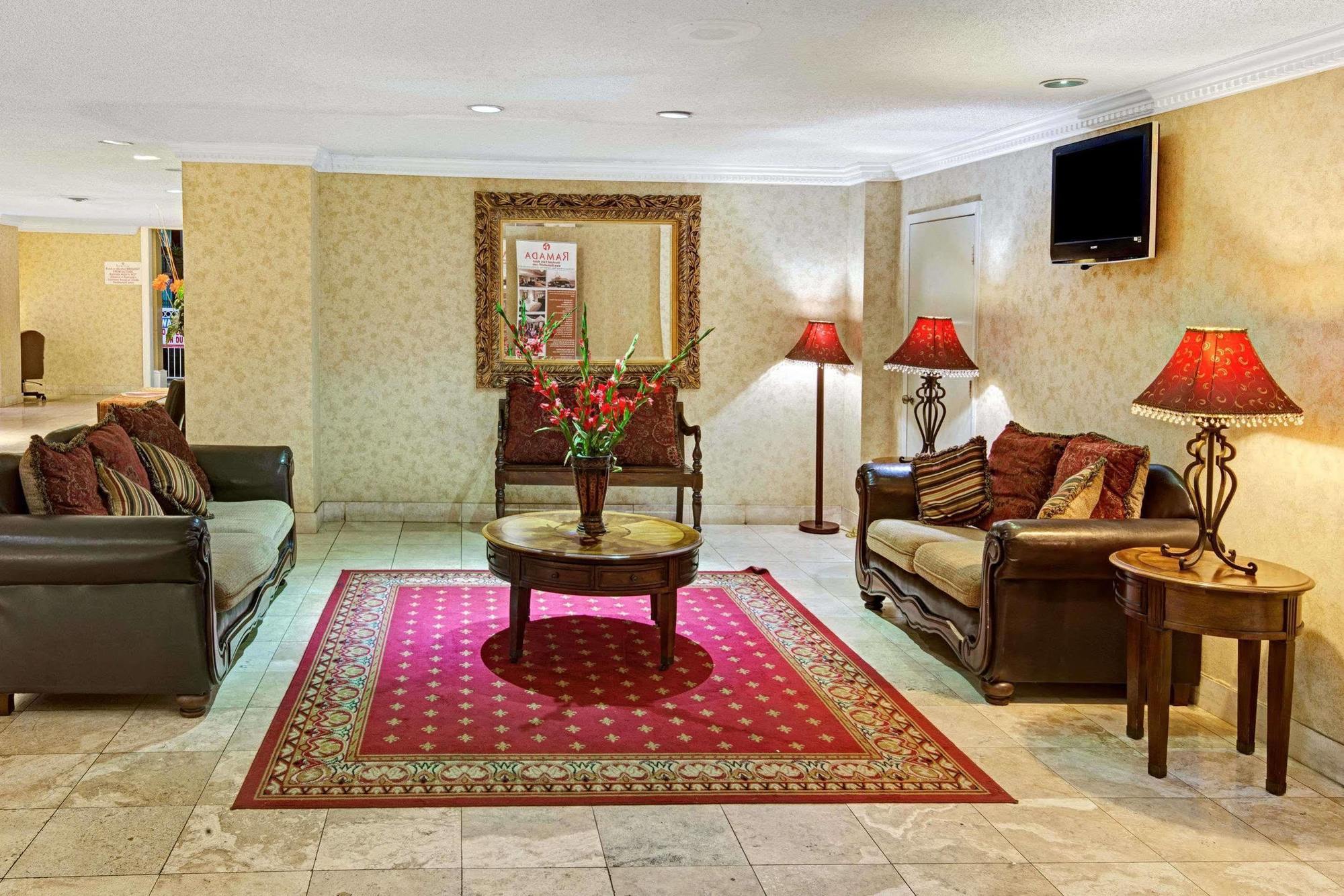 Ramada Overland Park Mission Dış mekan fotoğraf