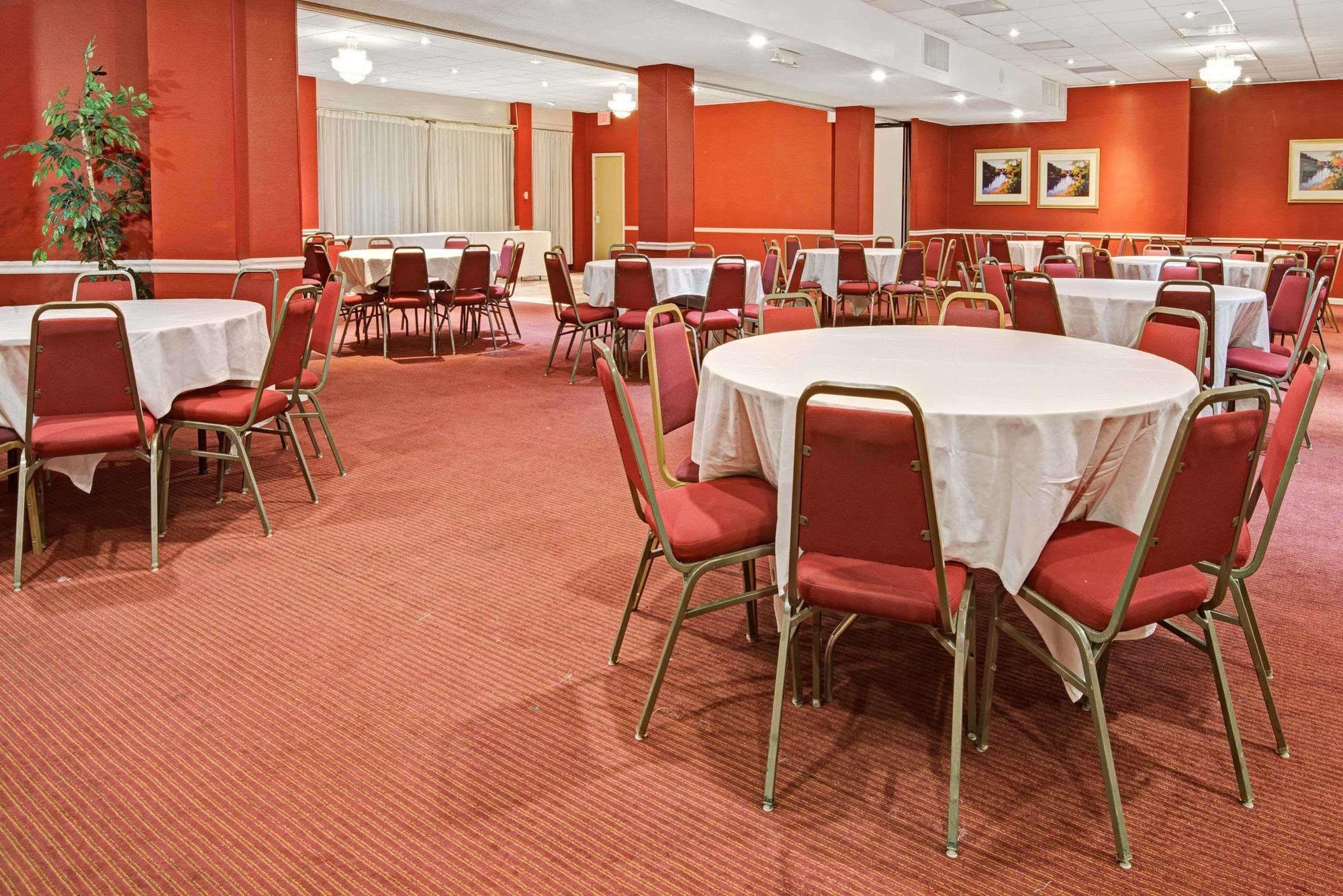 Ramada Overland Park Mission Dış mekan fotoğraf