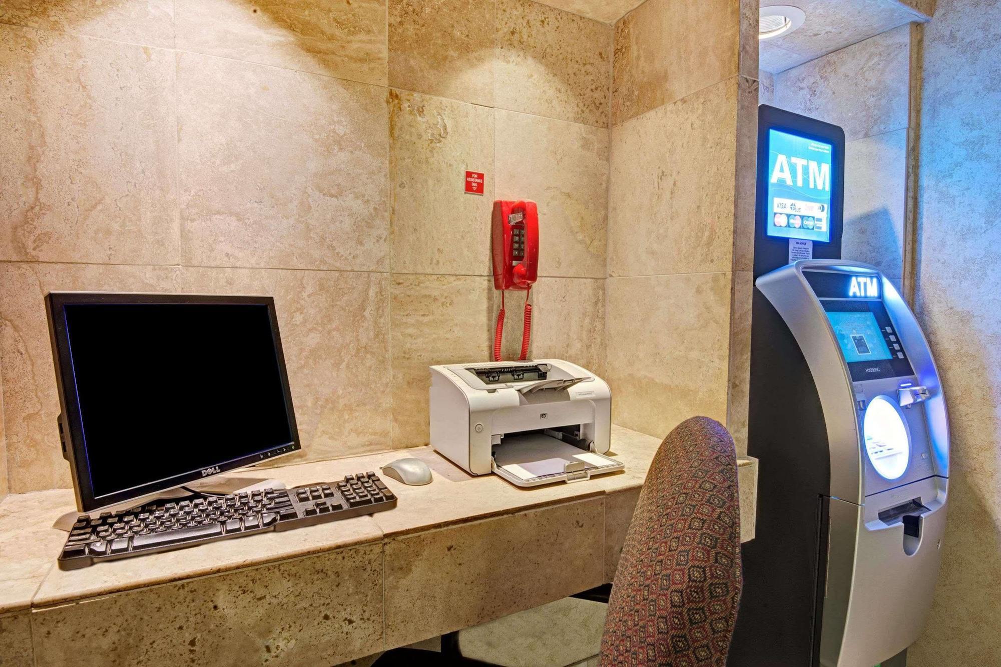 Ramada Overland Park Mission Dış mekan fotoğraf