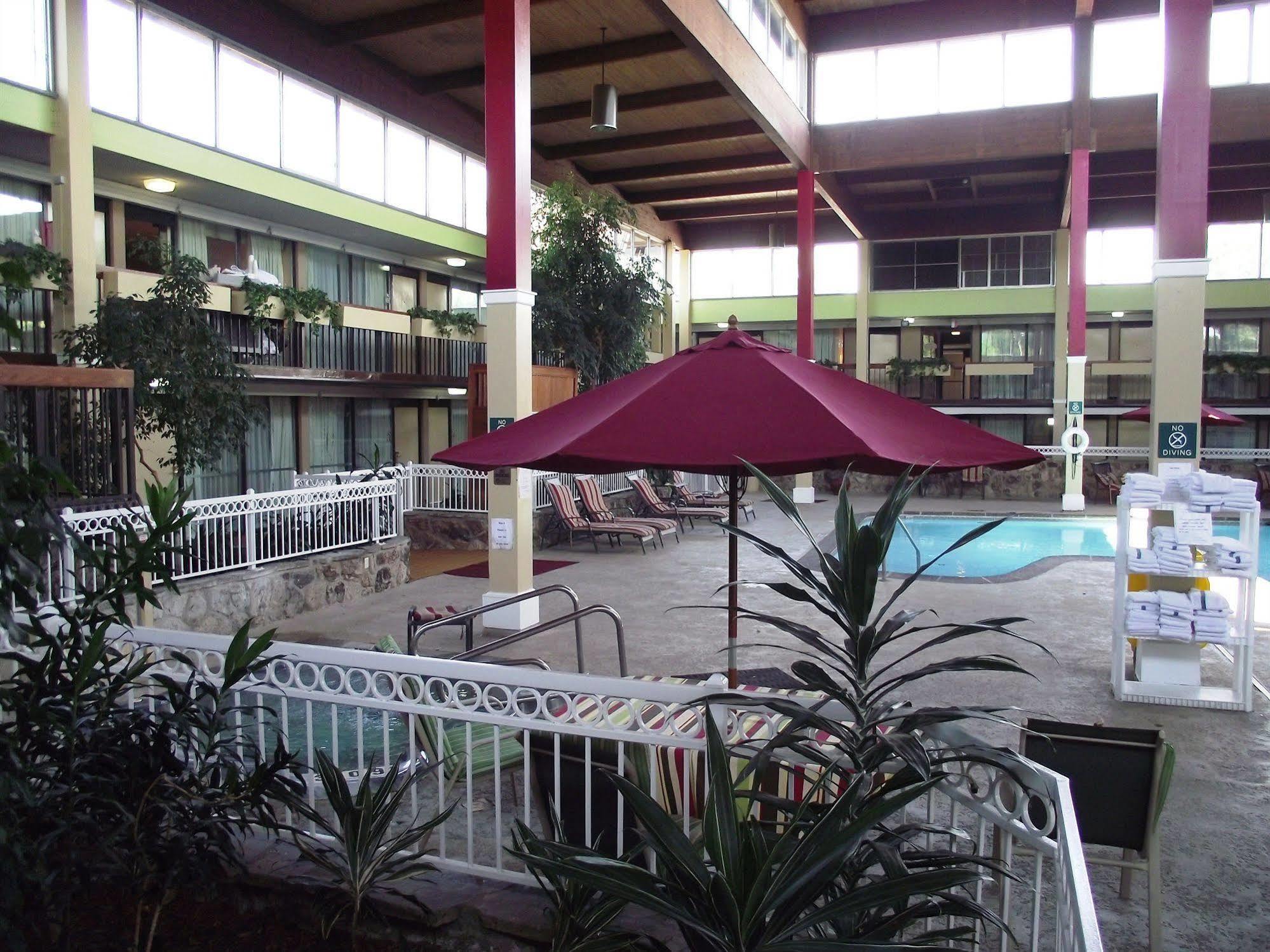 Ramada Overland Park Mission Dış mekan fotoğraf
