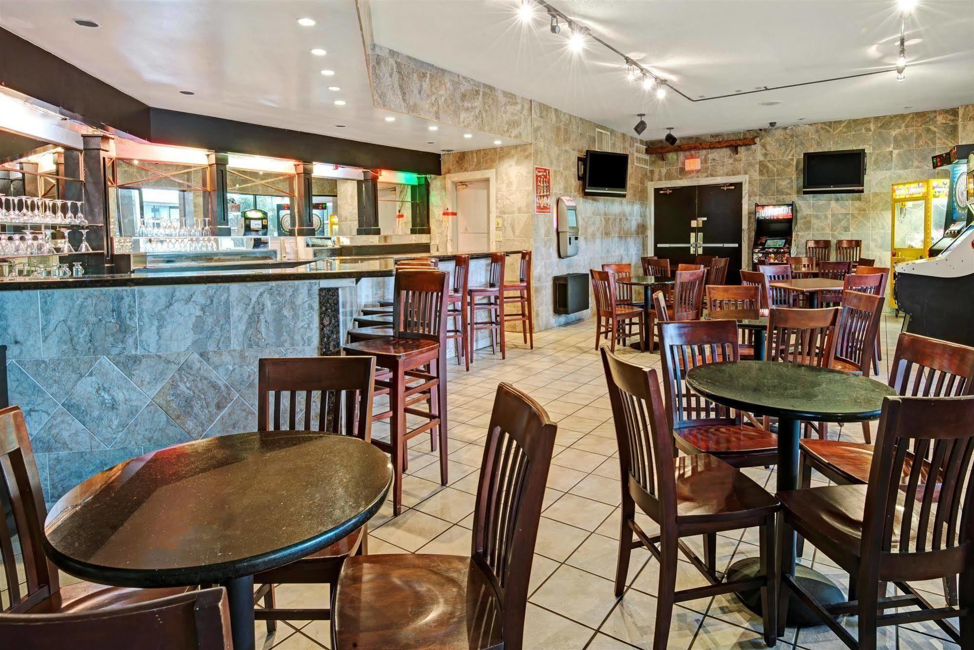 Ramada Overland Park Mission Dış mekan fotoğraf